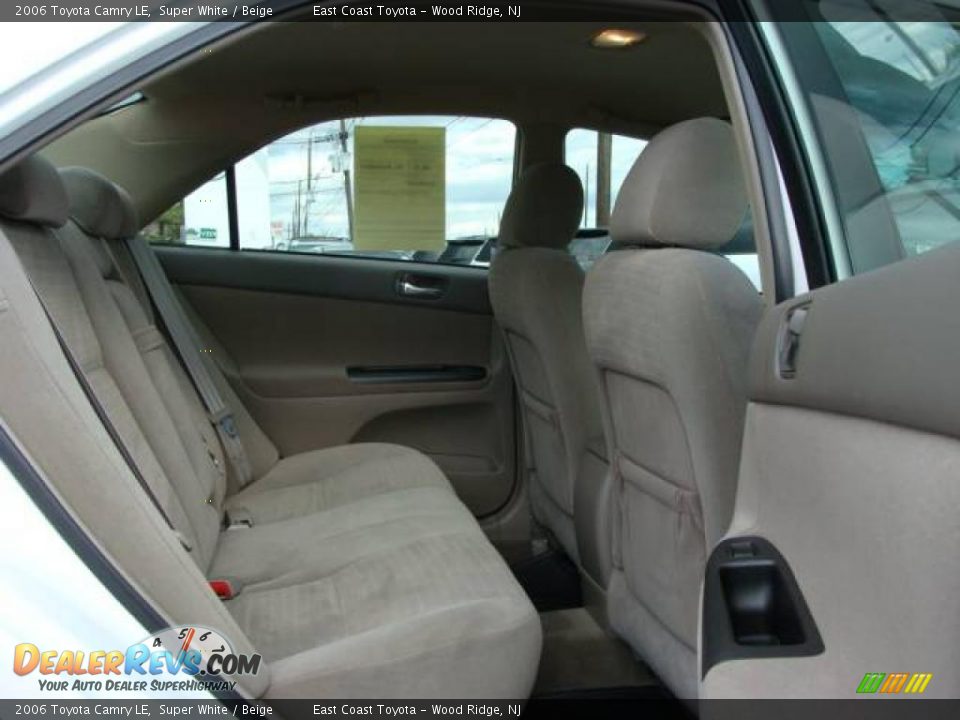2006 Toyota Camry LE Super White / Beige Photo #12