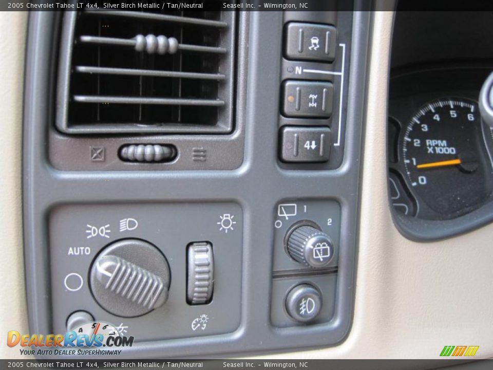 2005 Chevrolet Tahoe LT 4x4 Silver Birch Metallic / Tan/Neutral Photo #5