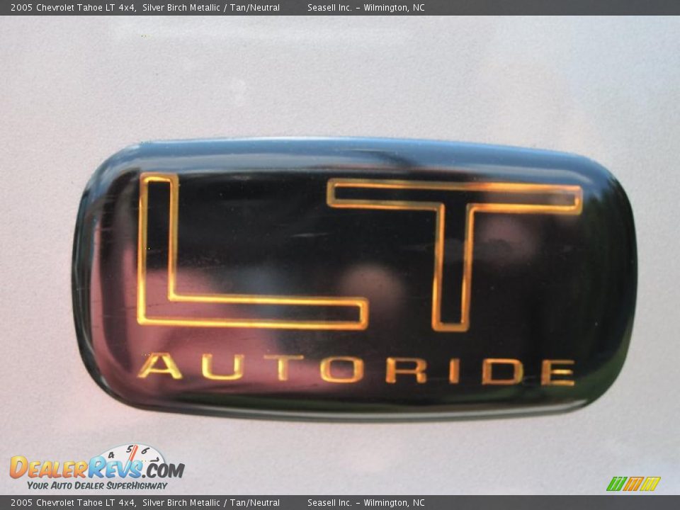 2005 Chevrolet Tahoe LT 4x4 Silver Birch Metallic / Tan/Neutral Photo #9