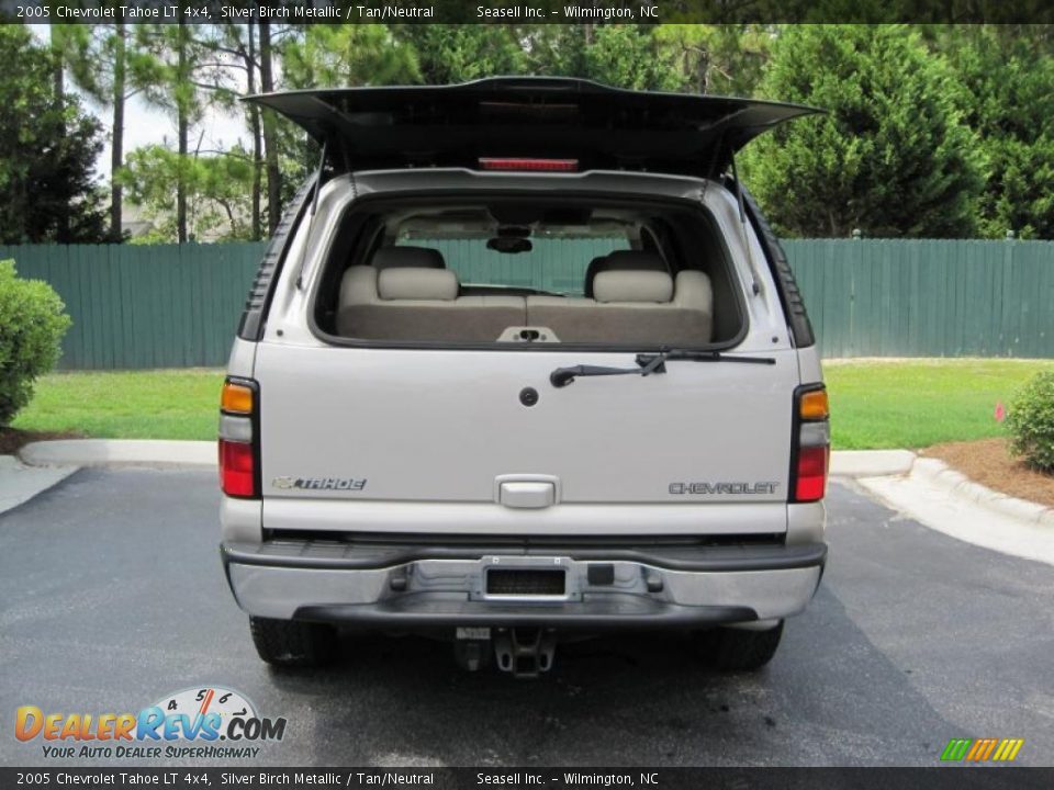 2005 Chevrolet Tahoe LT 4x4 Silver Birch Metallic / Tan/Neutral Photo #17