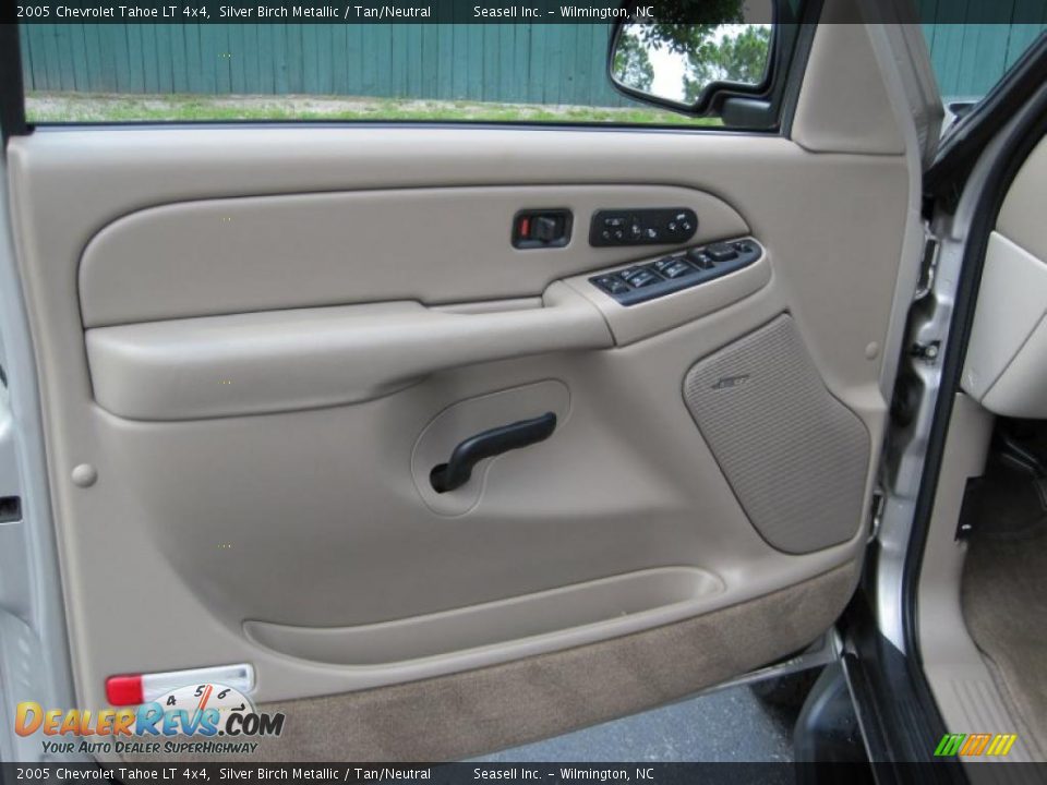 2005 Chevrolet Tahoe LT 4x4 Silver Birch Metallic / Tan/Neutral Photo #19