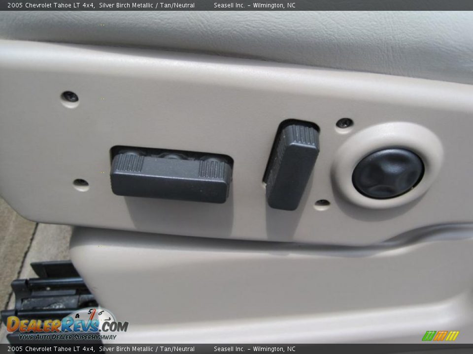 2005 Chevrolet Tahoe LT 4x4 Silver Birch Metallic / Tan/Neutral Photo #21