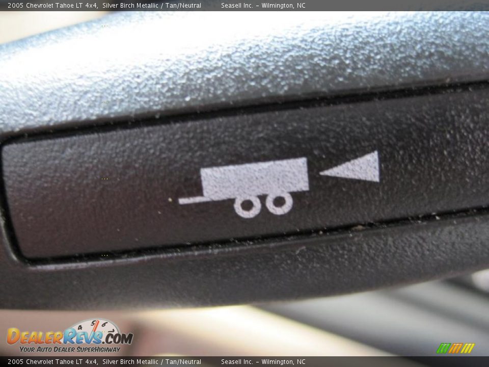 2005 Chevrolet Tahoe LT 4x4 Silver Birch Metallic / Tan/Neutral Photo #24