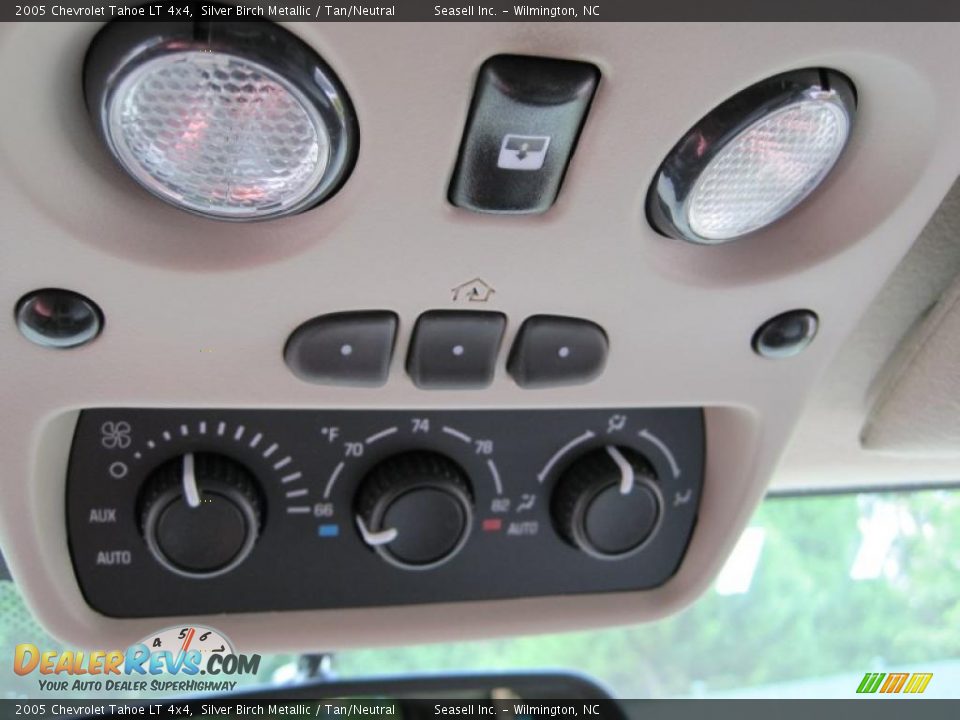 2005 Chevrolet Tahoe LT 4x4 Silver Birch Metallic / Tan/Neutral Photo #26
