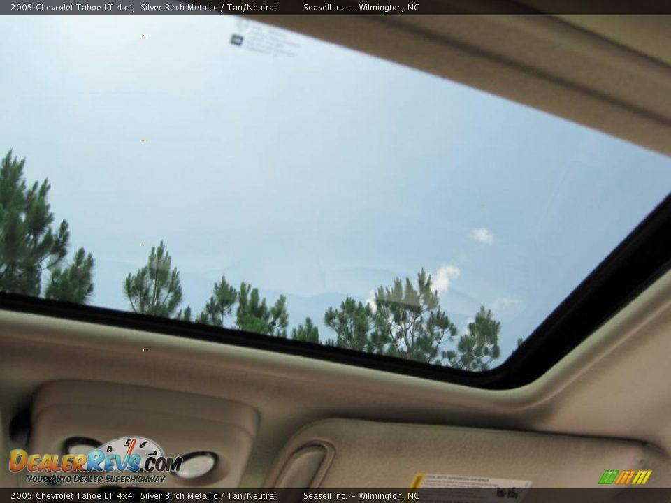 2005 Chevrolet Tahoe LT 4x4 Silver Birch Metallic / Tan/Neutral Photo #27