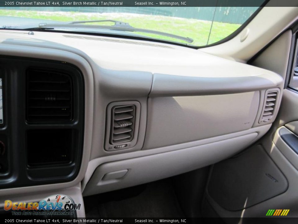 2005 Chevrolet Tahoe LT 4x4 Silver Birch Metallic / Tan/Neutral Photo #28