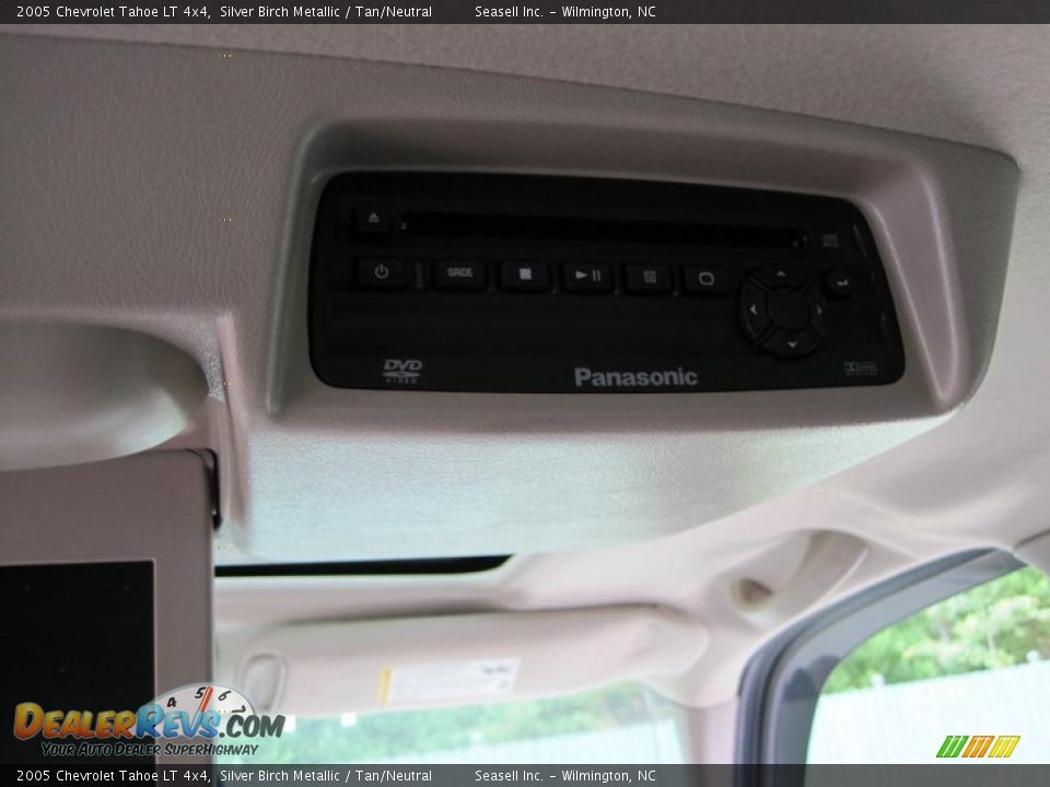2005 Chevrolet Tahoe LT 4x4 Silver Birch Metallic / Tan/Neutral Photo #31