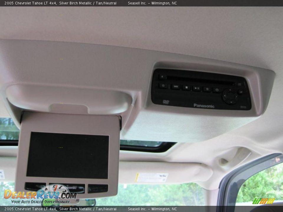 2005 Chevrolet Tahoe LT 4x4 Silver Birch Metallic / Tan/Neutral Photo #32