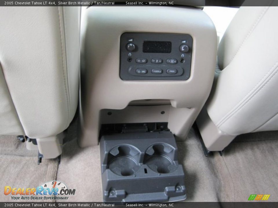 2005 Chevrolet Tahoe LT 4x4 Silver Birch Metallic / Tan/Neutral Photo #34