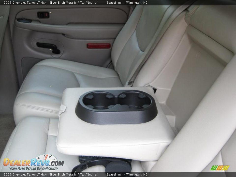 2005 Chevrolet Tahoe LT 4x4 Silver Birch Metallic / Tan/Neutral Photo #35