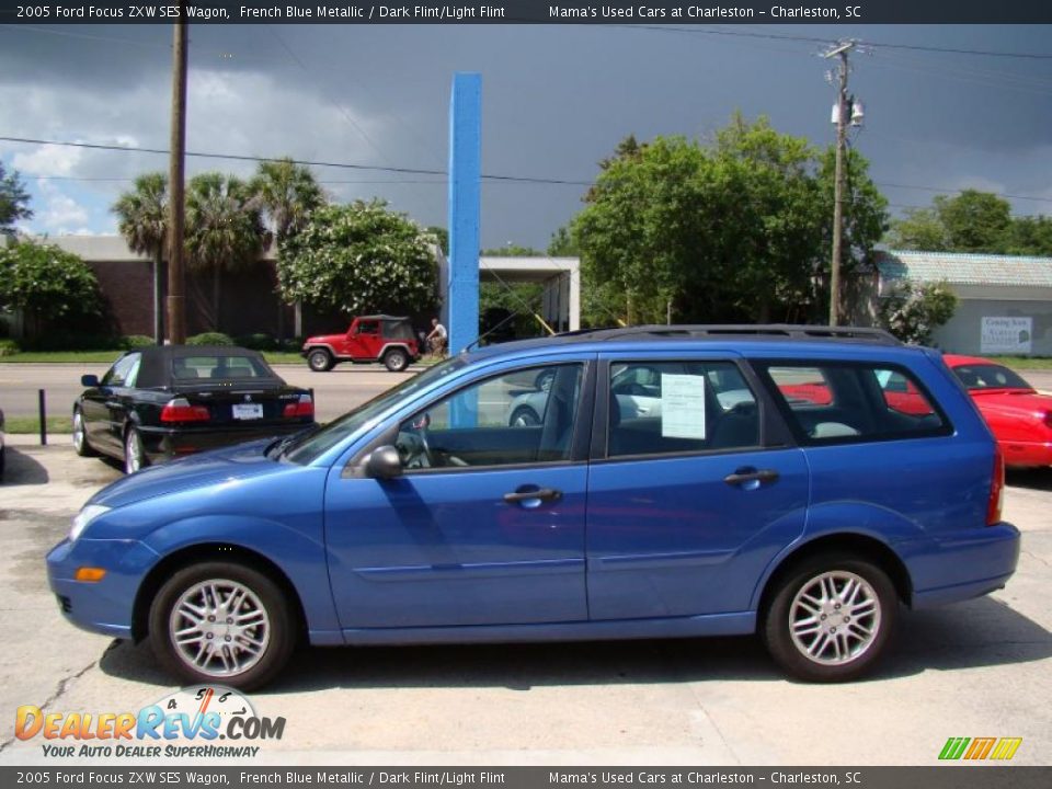 2005 Ford Focus ZXW SES Wagon French Blue Metallic / Dark Flint/Light Flint Photo #5