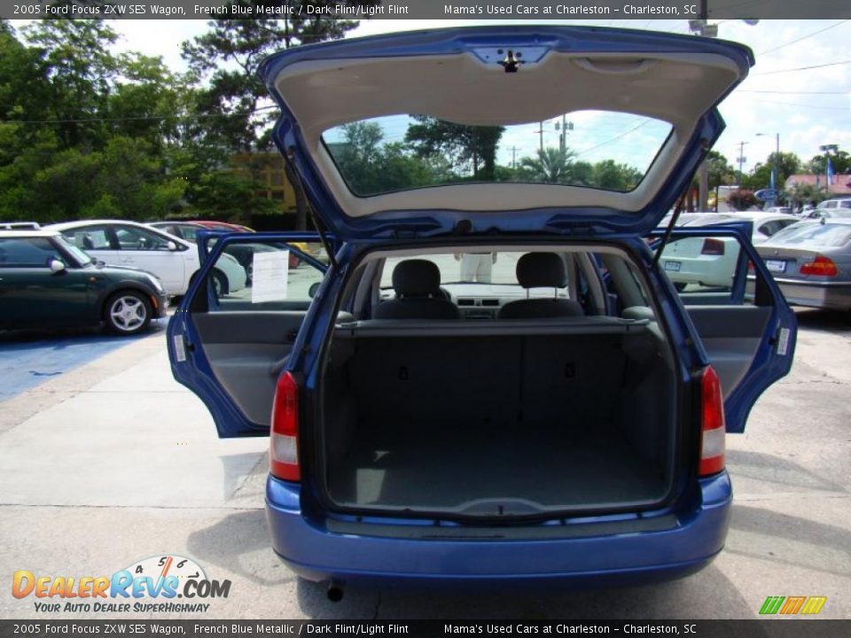 2005 Ford Focus ZXW SES Wagon French Blue Metallic / Dark Flint/Light Flint Photo #12