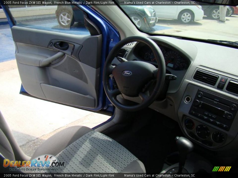 2005 Ford Focus ZXW SES Wagon French Blue Metallic / Dark Flint/Light Flint Photo #15