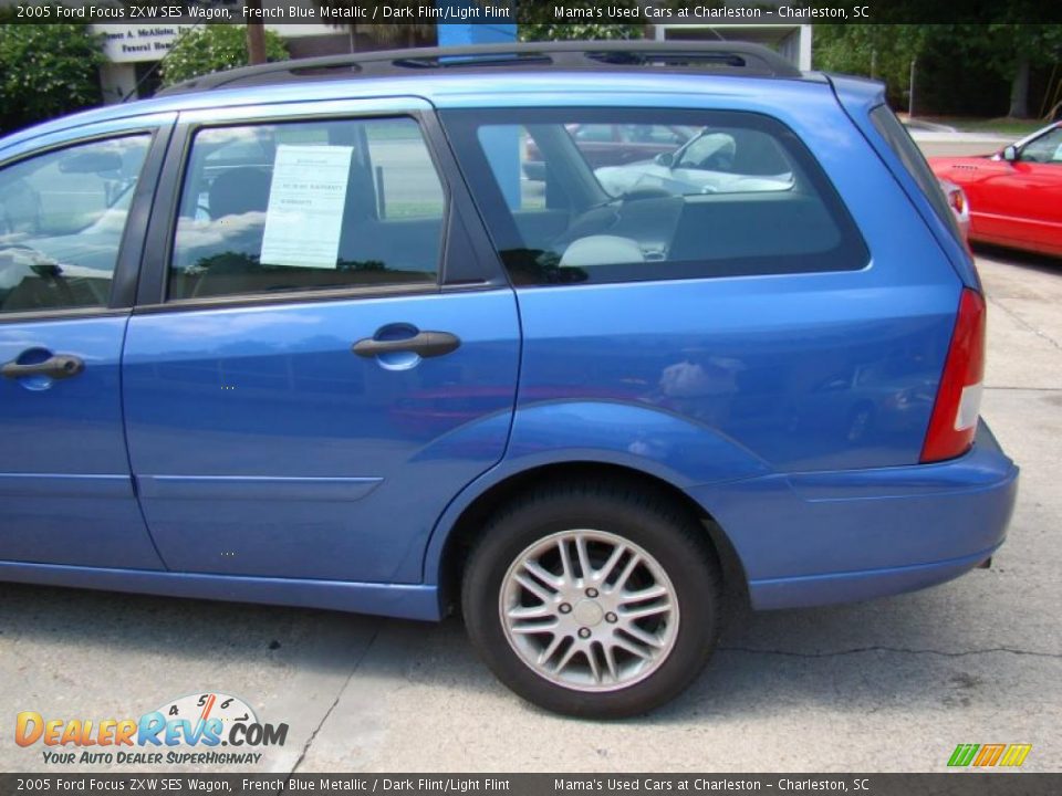 2005 Ford Focus ZXW SES Wagon French Blue Metallic / Dark Flint/Light Flint Photo #31