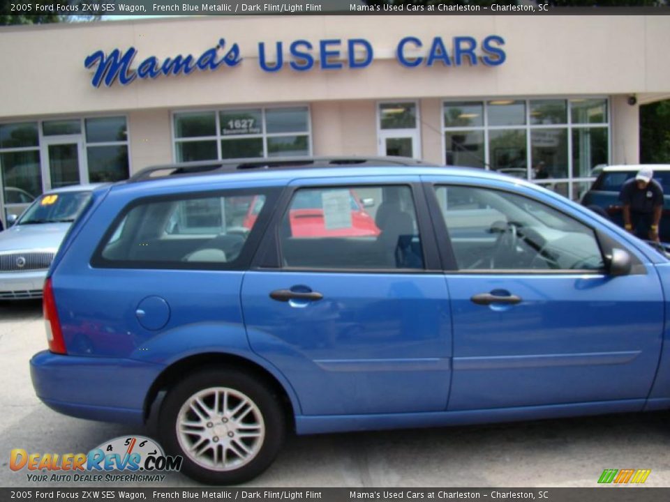 2005 Ford Focus ZXW SES Wagon French Blue Metallic / Dark Flint/Light Flint Photo #32
