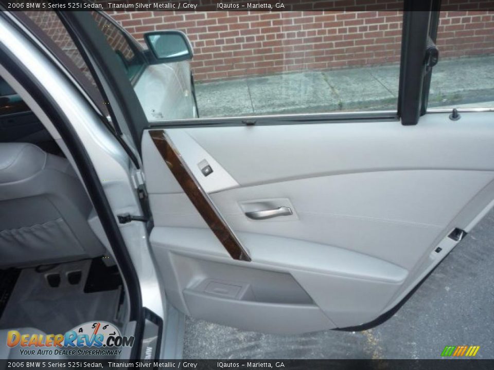 2006 BMW 5 Series 525i Sedan Titanium Silver Metallic / Grey Photo #25