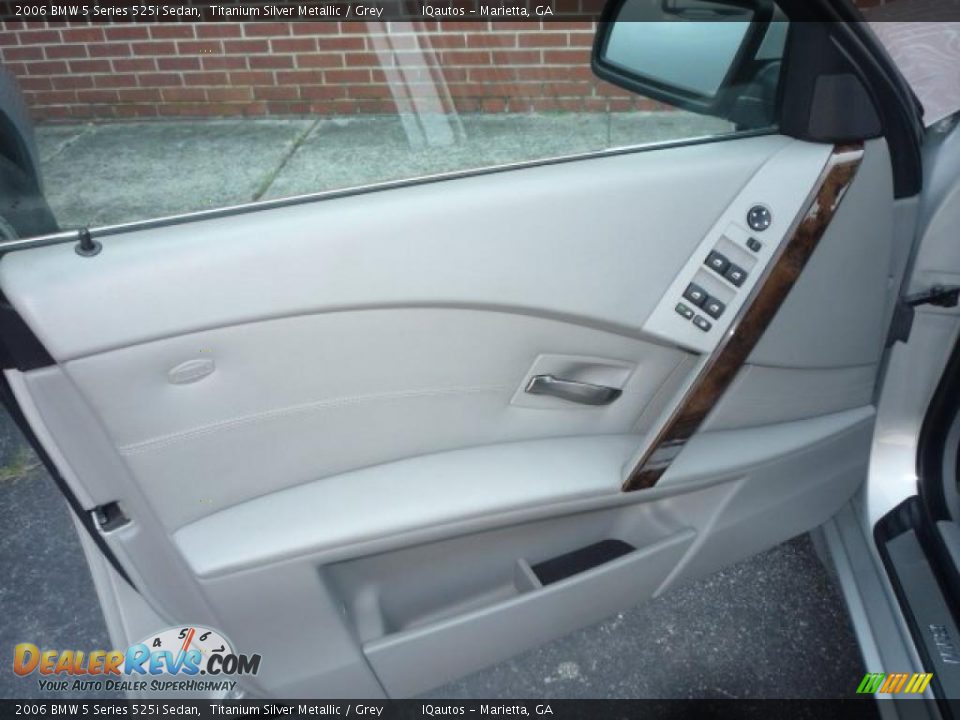 2006 BMW 5 Series 525i Sedan Titanium Silver Metallic / Grey Photo #26
