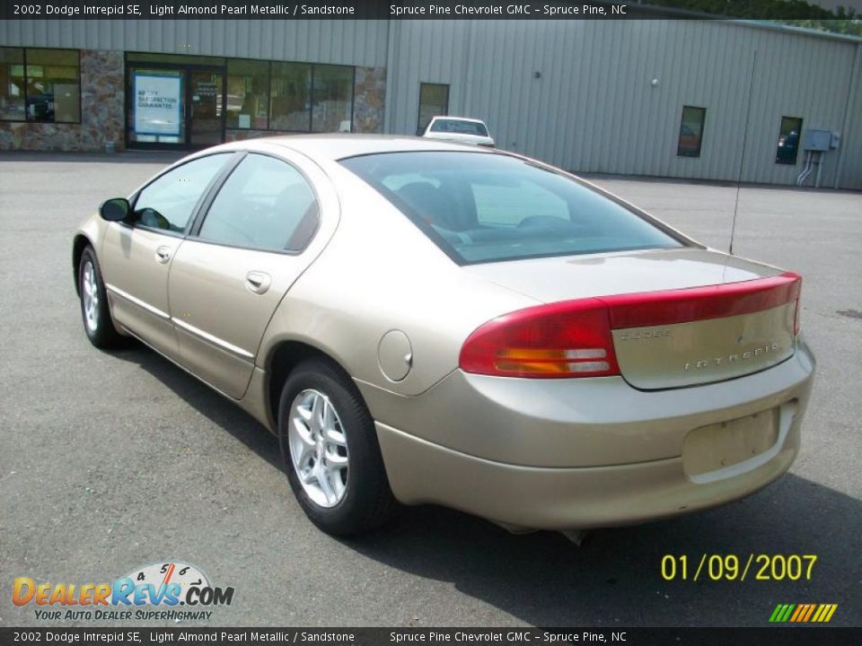 2002 Dodge Intrepid SE Light Almond Pearl Metallic / Sandstone Photo #3