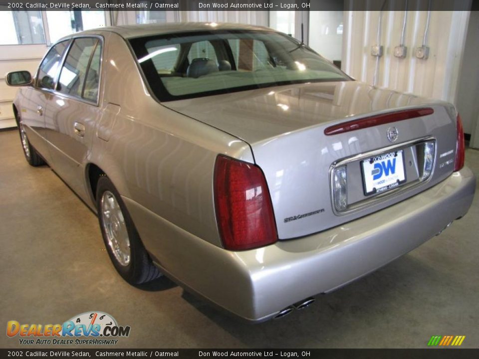 2002 Cadillac DeVille Sedan Cashmere Metallic / Oatmeal Photo #4