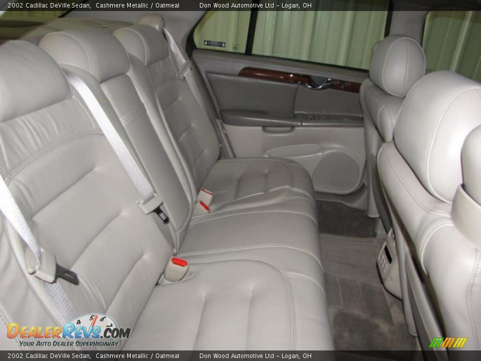 2002 Cadillac DeVille Sedan Cashmere Metallic / Oatmeal Photo #11