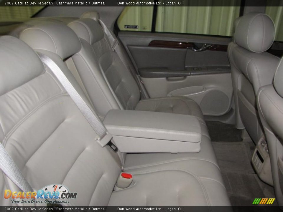 2002 Cadillac DeVille Sedan Cashmere Metallic / Oatmeal Photo #12