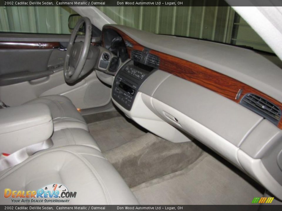 2002 Cadillac DeVille Sedan Cashmere Metallic / Oatmeal Photo #14