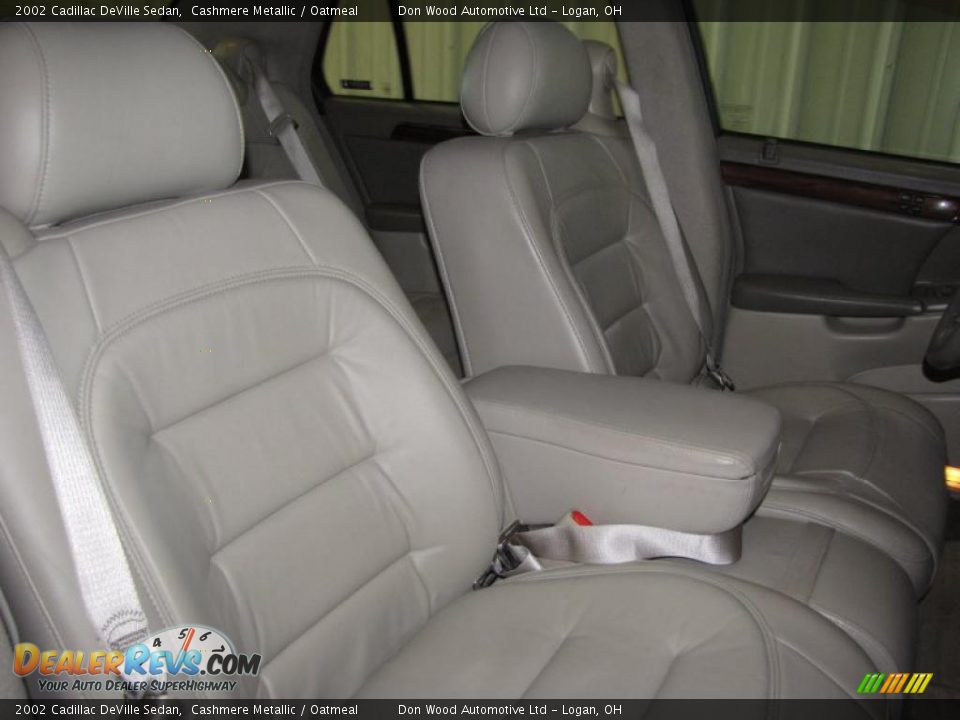 2002 Cadillac DeVille Sedan Cashmere Metallic / Oatmeal Photo #15