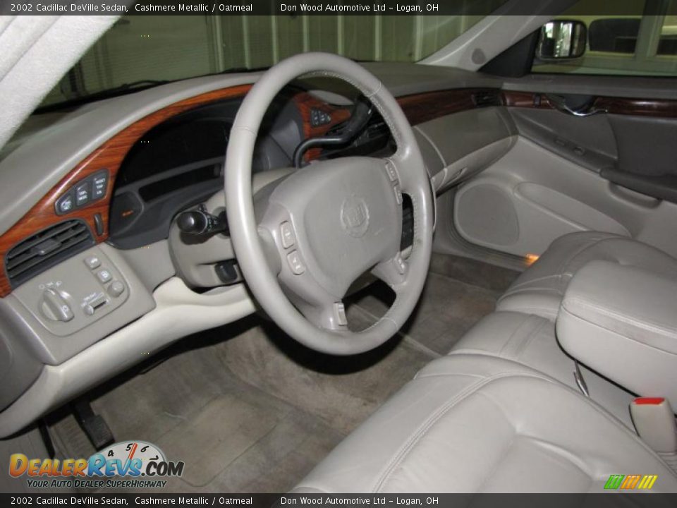 2002 Cadillac DeVille Sedan Cashmere Metallic / Oatmeal Photo #21