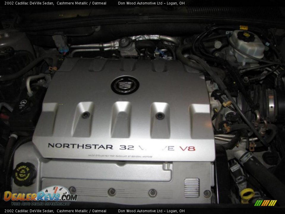2002 Cadillac DeVille Sedan Cashmere Metallic / Oatmeal Photo #28