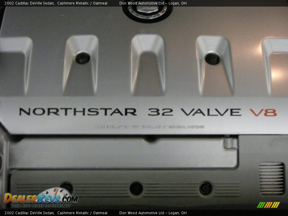 2002 Cadillac DeVille Sedan Cashmere Metallic / Oatmeal Photo #29