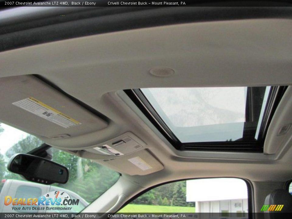 2007 Chevrolet Avalanche LTZ 4WD Black / Ebony Photo #7