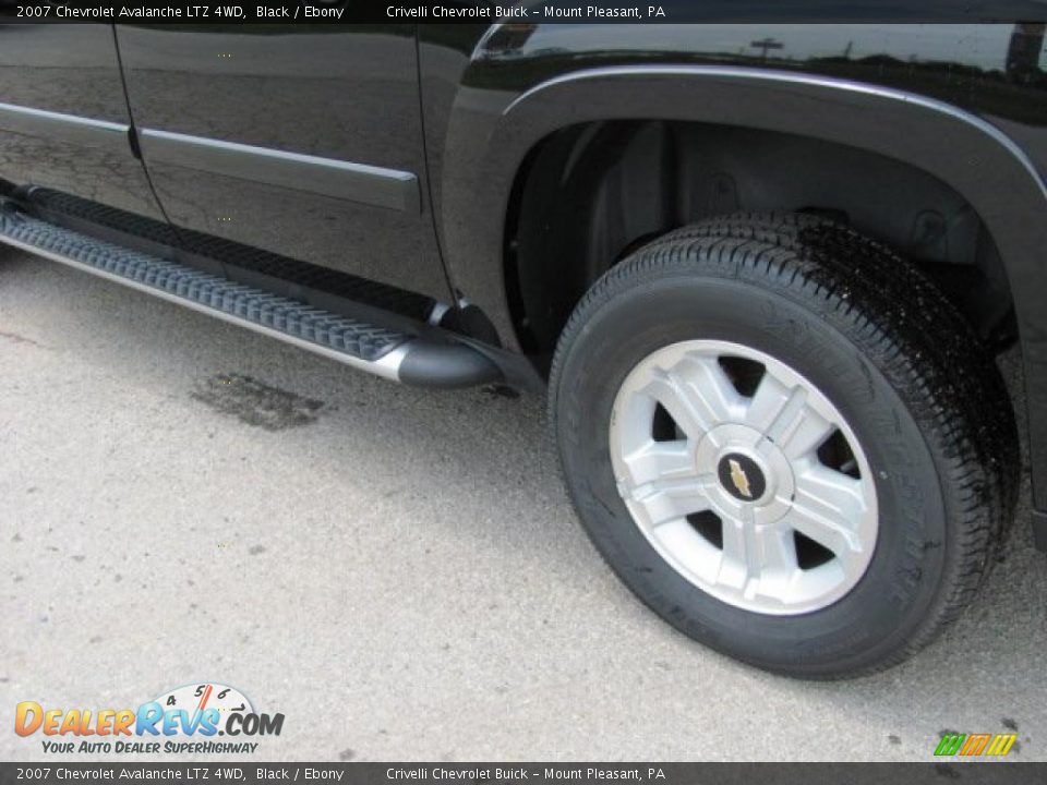 2007 Chevrolet Avalanche LTZ 4WD Black / Ebony Photo #10