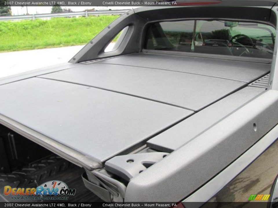 2007 Chevrolet Avalanche LTZ 4WD Black / Ebony Photo #13
