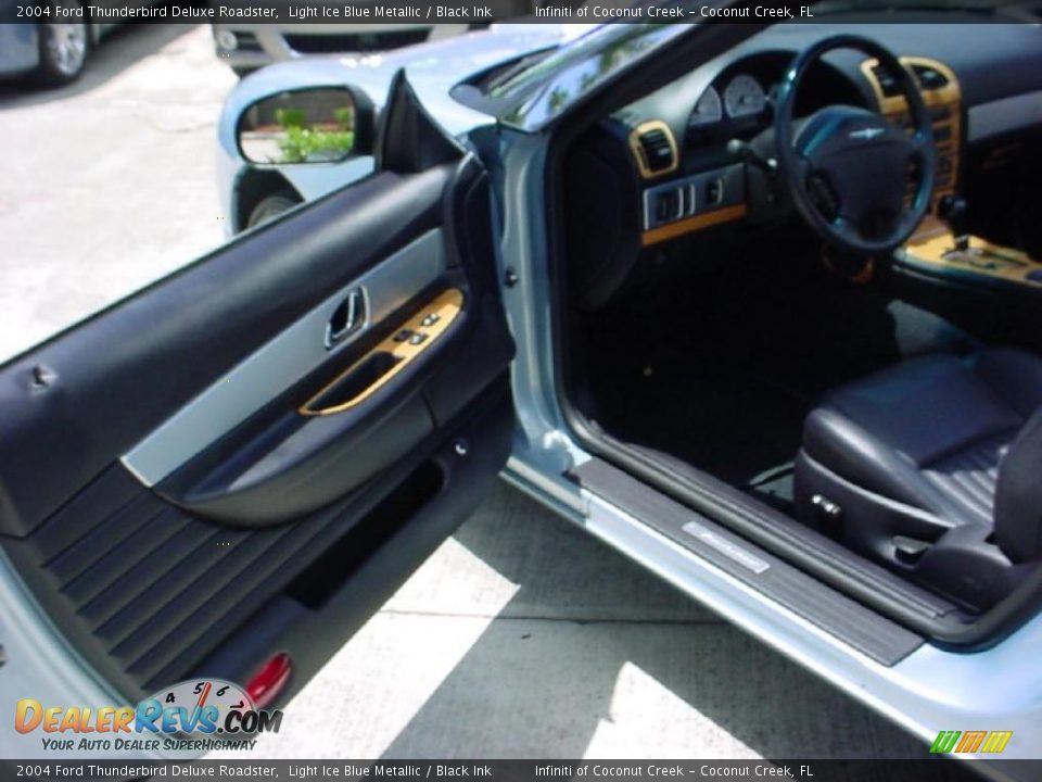 2004 Ford Thunderbird Deluxe Roadster Light Ice Blue Metallic / Black Ink Photo #17