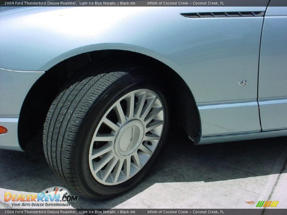 2004 Ford Thunderbird Deluxe Roadster Light Ice Blue Metallic / Black Ink Photo #28