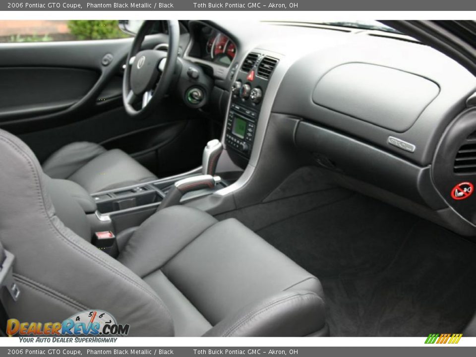 2006 Pontiac GTO Coupe Phantom Black Metallic / Black Photo #16