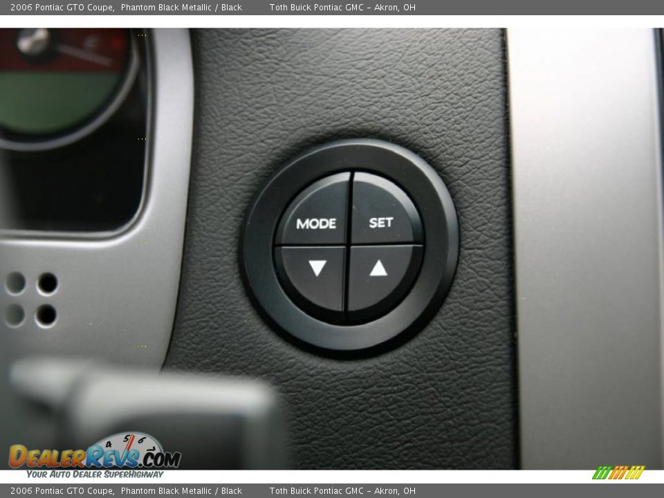 2006 Pontiac GTO Coupe Phantom Black Metallic / Black Photo #22