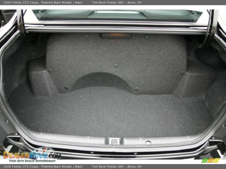 2006 Pontiac GTO Coupe Phantom Black Metallic / Black Photo #24