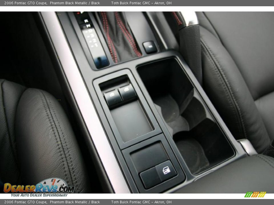 2006 Pontiac GTO Coupe Phantom Black Metallic / Black Photo #25