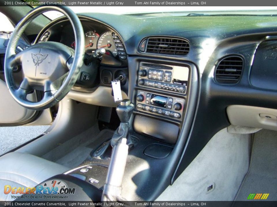 2001 Chevrolet Corvette Convertible Light Pewter Metallic / Light Gray Photo #17