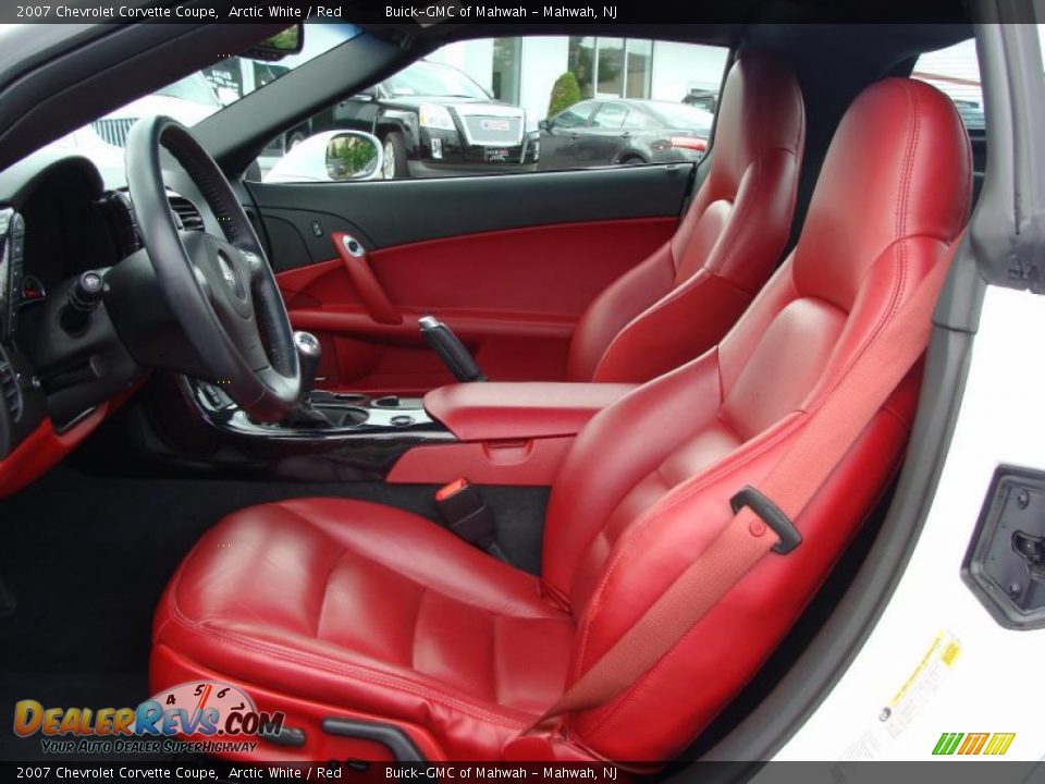 2007 Chevrolet Corvette Coupe Arctic White / Red Photo #3
