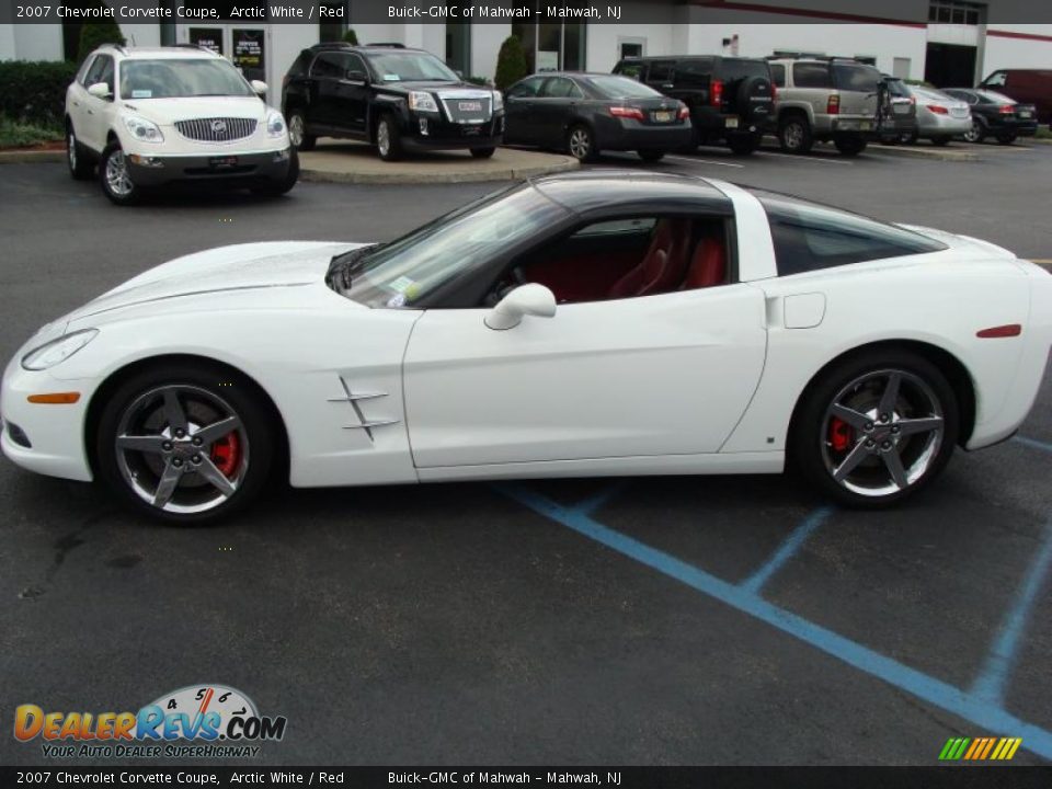 2007 Chevrolet Corvette Coupe Arctic White / Red Photo #10