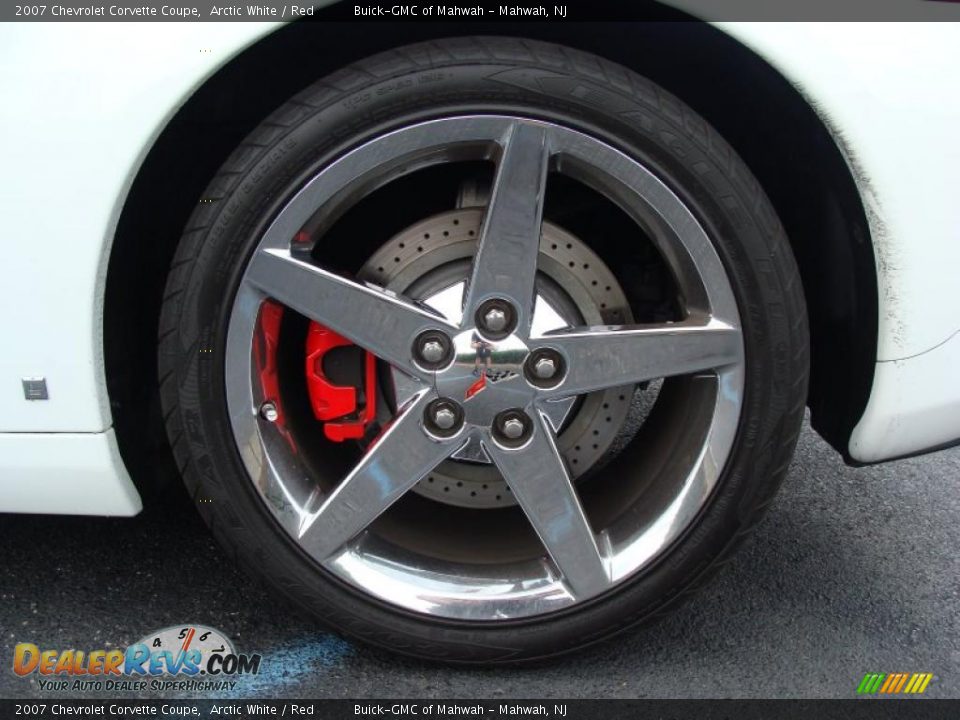 2007 Chevrolet Corvette Coupe Arctic White / Red Photo #11