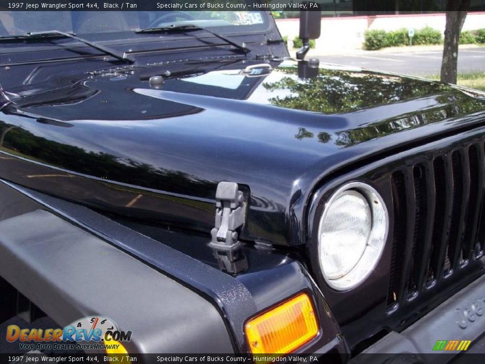 1997 Jeep Wrangler Sport 4x4 Black / Tan Photo #14