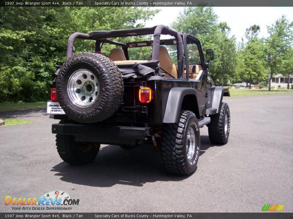 1997 Jeep Wrangler Sport 4x4 Black / Tan Photo #31
