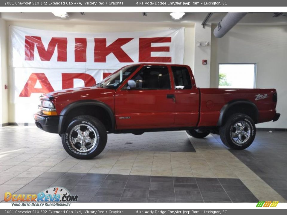 2001 Chevrolet S10 ZR2 Extended Cab 4x4 Victory Red / Graphite Photo #1