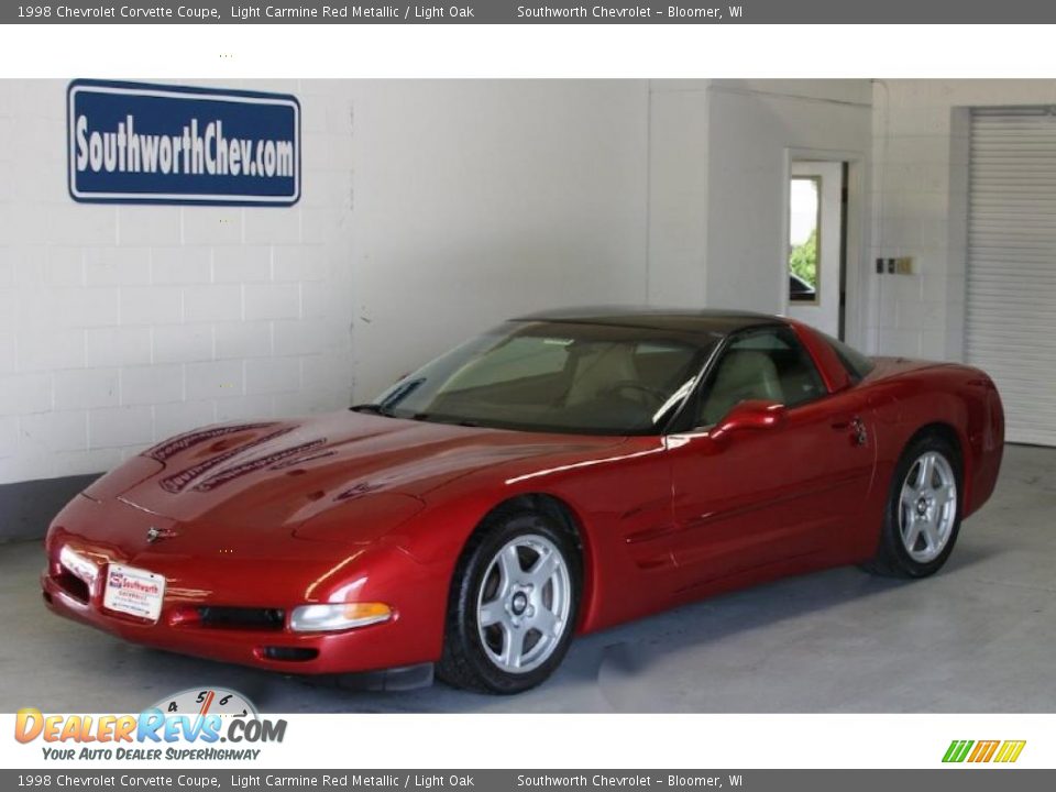1998 Chevrolet Corvette Coupe Light Carmine Red Metallic / Light Oak Photo #1