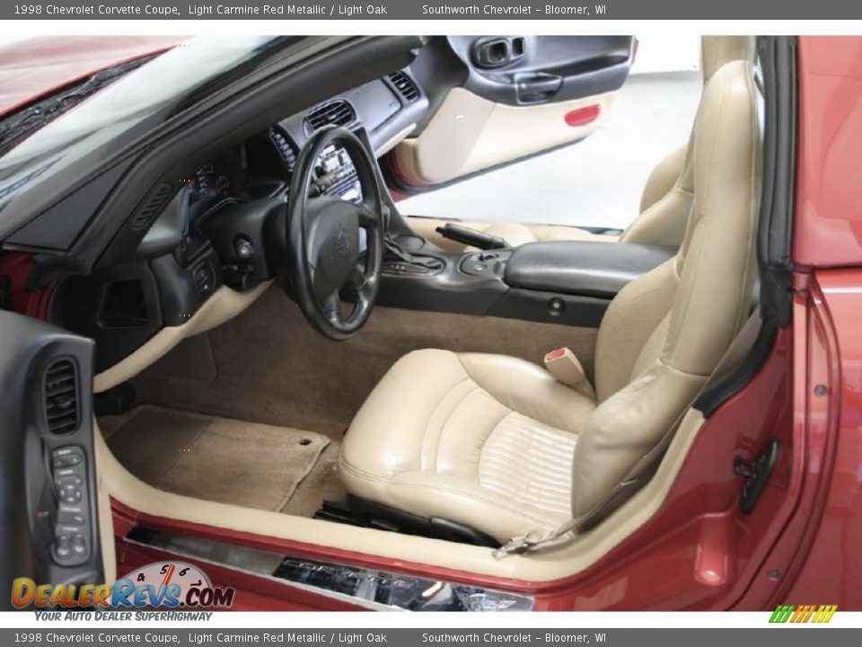 1998 Chevrolet Corvette Coupe Light Carmine Red Metallic / Light Oak Photo #5