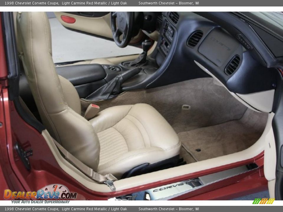 1998 Chevrolet Corvette Coupe Light Carmine Red Metallic / Light Oak Photo #6