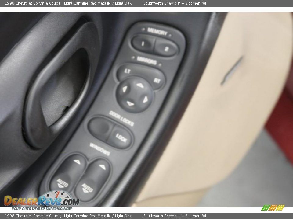 1998 Chevrolet Corvette Coupe Light Carmine Red Metallic / Light Oak Photo #10
